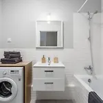 Apartment Travel *